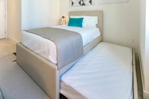 NEW2019 SE CORNER SUITE OCEANVIEW 26thFloor DREAM! - image 5