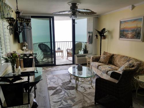 The Palms Resort-Oceanfront thumb 3