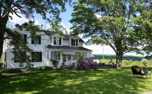 Enfield Manor Bed&Breakfast and Vacation Rental in Newfield, USA