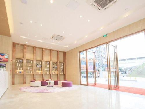 Lavande Hotels·Foshan Bijiang Light Rail Country Garden Headquarters