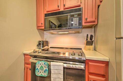 Lovely Condo Less Than 3 Miles to Silver Dollar City! - image 6