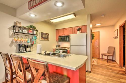 Lovely Condo Less Than 3 Miles to Silver Dollar City! - image 7