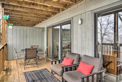 Ozark Mtn Family Condo 2 Mi to Silver Dollar City - main image