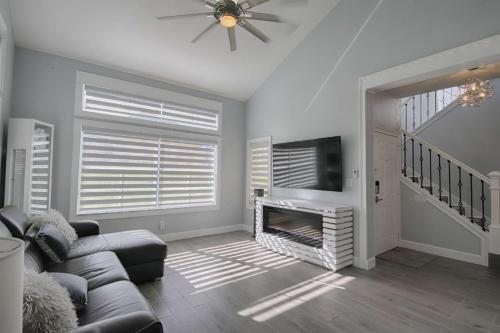 2701 Emerald Island - main image