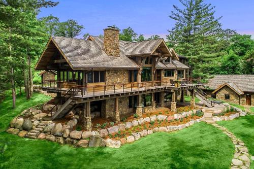 Gull Lakes Finest! Reclaimed Charm and Luxury