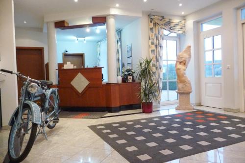 Lobby, Hotel Bachwiesen in Langensendelbach
