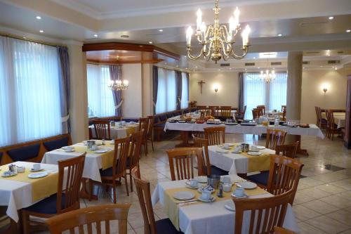 Restaurant, Hotel Bachwiesen in Langensendelbach
