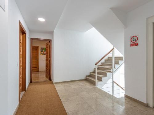 Apartment on the 4th floor with elevator, sea and canal views