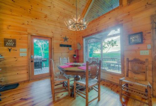 Leatherwood Lodge in Cherry Log, USA