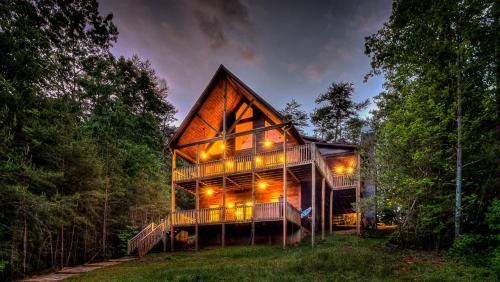 Four-Bedroom Holiday Home image 1