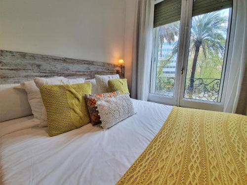 One-Bedroom Apartment image 10