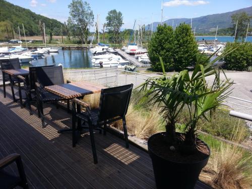 Étterem, Eco Yourte Lac du Bourget in Conjux