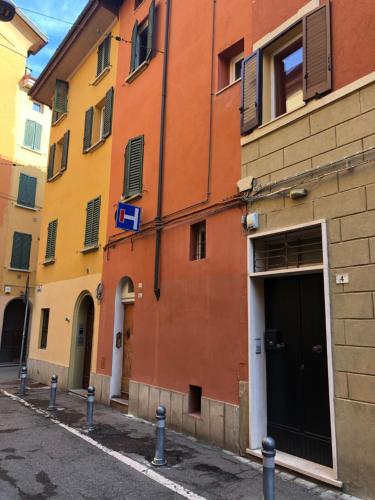 Exterior view, Realkasa Senzanome Flat in Saragozza