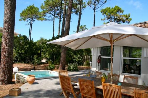 High standard Villa with mini Pool, amazing terrace and garden, close to the beach gîte à louer Le Canon
