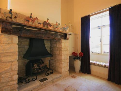 The Old Reading Room STOW ON THE WOLD - image 7