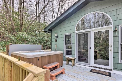 Private Blue Ridge Retreat Hot Tub and Pool Table!