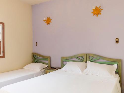1 queen bed, 1 twin bed