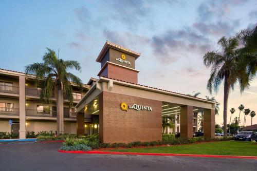 La Quinta by Wyndham Orange County Airport in Santa Ana, USA