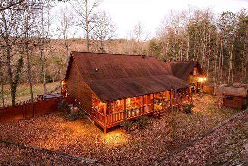 Serenity Lodge and Stable by Escape to Blue Ridge - image 2