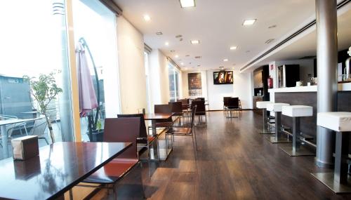 Pub/Lounge, Hotel Universal in Granada