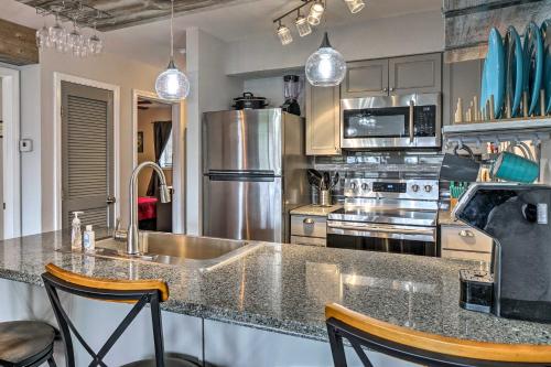 Condo with Pool - 2 Miles to Silver Dollar City - image 6