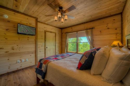 Wolfs Den by Escape to Blue Ridge - image 6