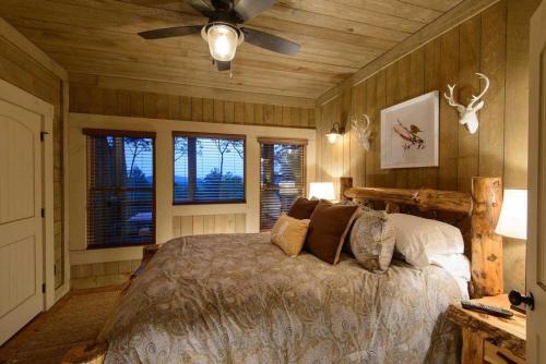 Twin Pine Lodge by Escape to Blue Ridge - image 2