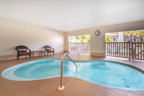 La Quinta by Wyndham Clearwater Central - image 2