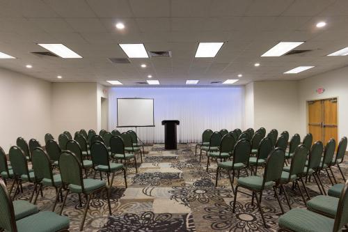 La Quinta by Wyndham Clearwater Central - image 7