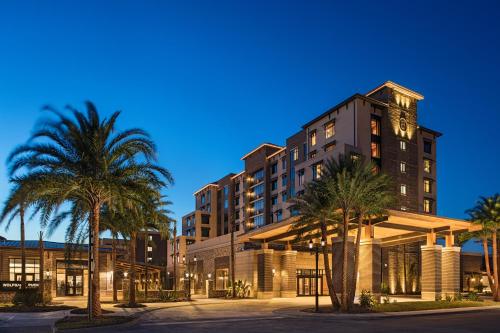 Entrance, The Brownwood Hotel and Spa in Wildwood (FL)