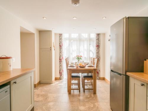 Swallows Cottage Shrewsbury - image 9