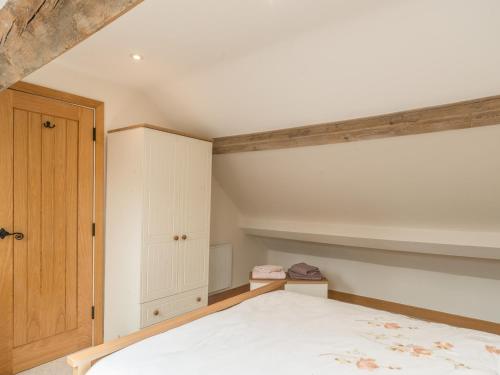 Swallows Cottage Shrewsbury - image 13