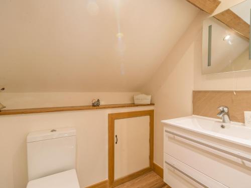 Swallows Cottage Shrewsbury - image 2