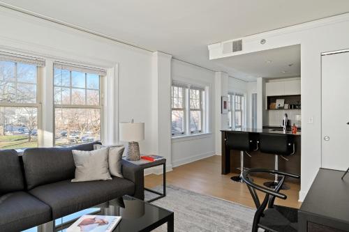 Steps to Shops Eats Easy Access with W&D by Zencity - main image