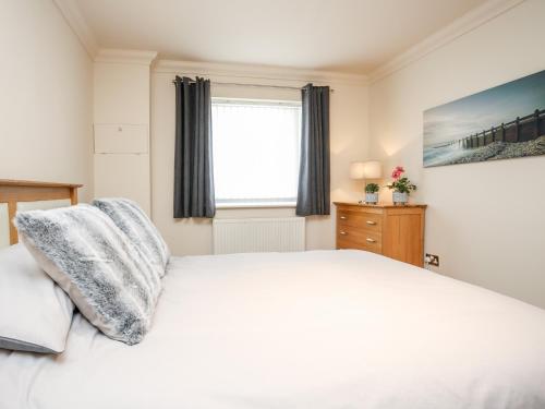Apartment 19 - image 12