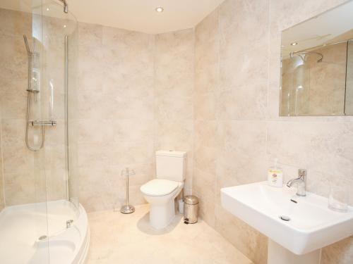 Apartment 19 - image 14