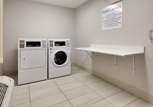 Holiday Inn Express & Suites Mitchell an IHG Hotel - image 8