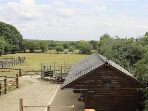 Old Groom's Cottage WITNEY - image 12