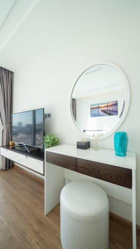 Three-Bedroom Apartment image 10