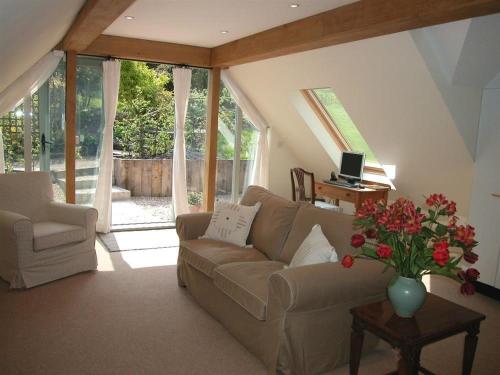 The Garden Studio ALTON - image 2