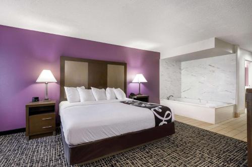 La Quinta Inn by Wyndham North Myrtle Beach - image 11