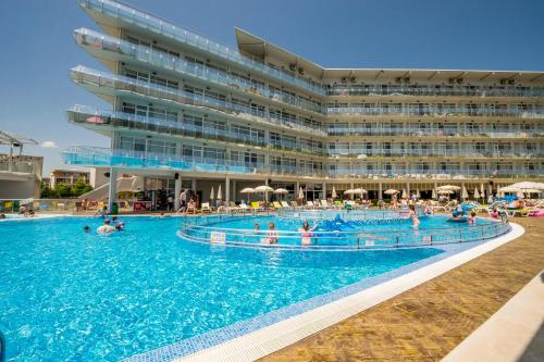 Aqua Nevis Hotel & Aqua Park - All Inclusive 2