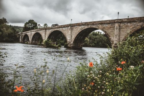 Közeli látványosságok, Tay House in Dunkeld