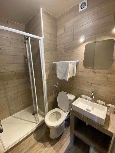 Angleterre Hotel - image 10