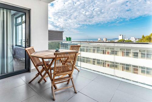 Strand Beach, Magnificent Apartment... Sea Point