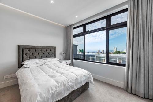 Strand Beach Magnificent two bedroom Apartment... Sea Point - image 6