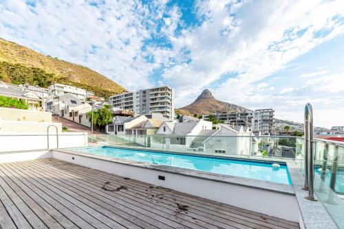 Strand Beach Magnificent two bedroom Apartment... Sea Point
