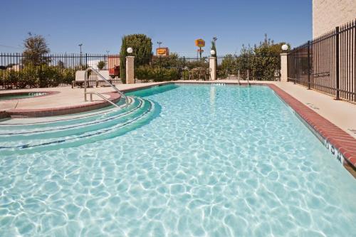 Holiday Inn Express Lake Worth NW Loop 820 By IHG - 수영장