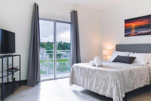 Amazing Townhouse 8 Miles from Wynwood - NTH5