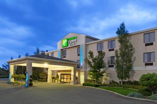 Holiday Inn Express Hotel And Suites Alliance